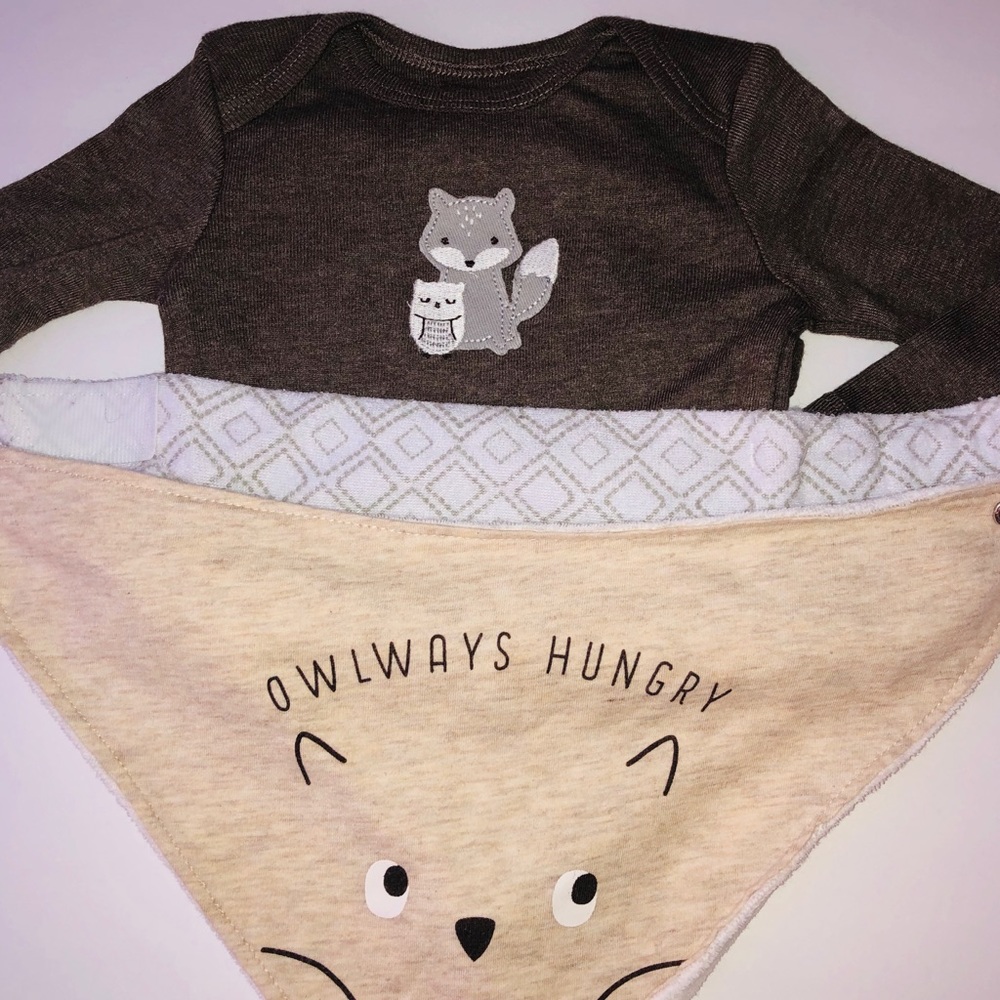 Onsie w/ handkerchief bib bundle